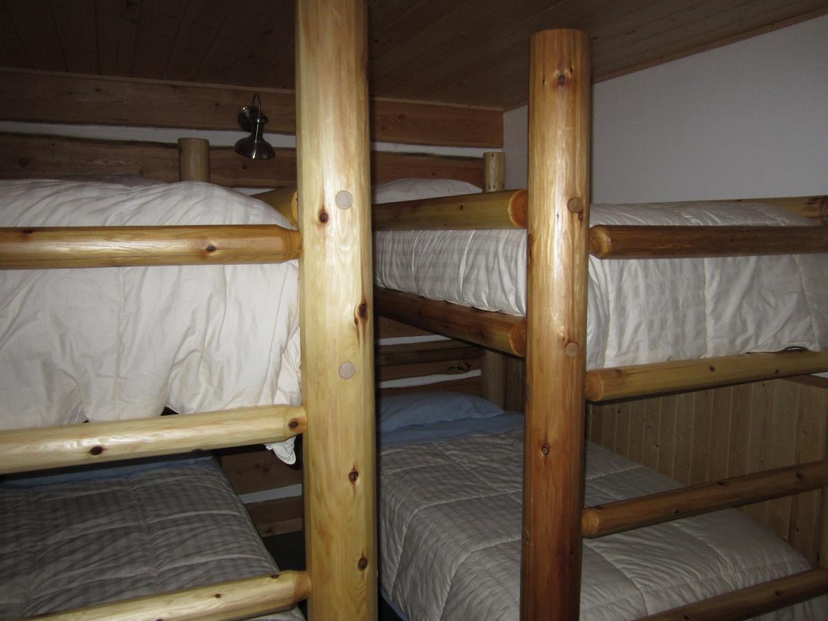 Log Inn & Pub Avola Quarto foto